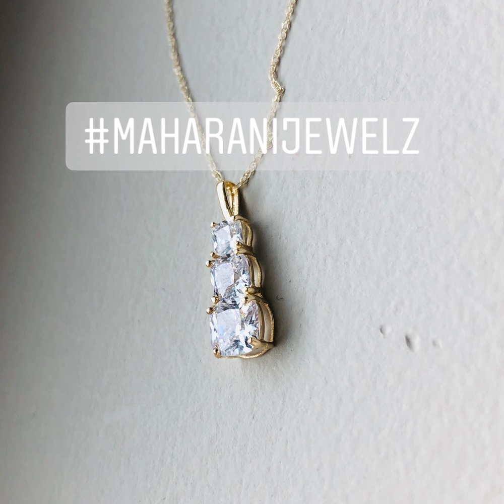 14k gold pendant and chain